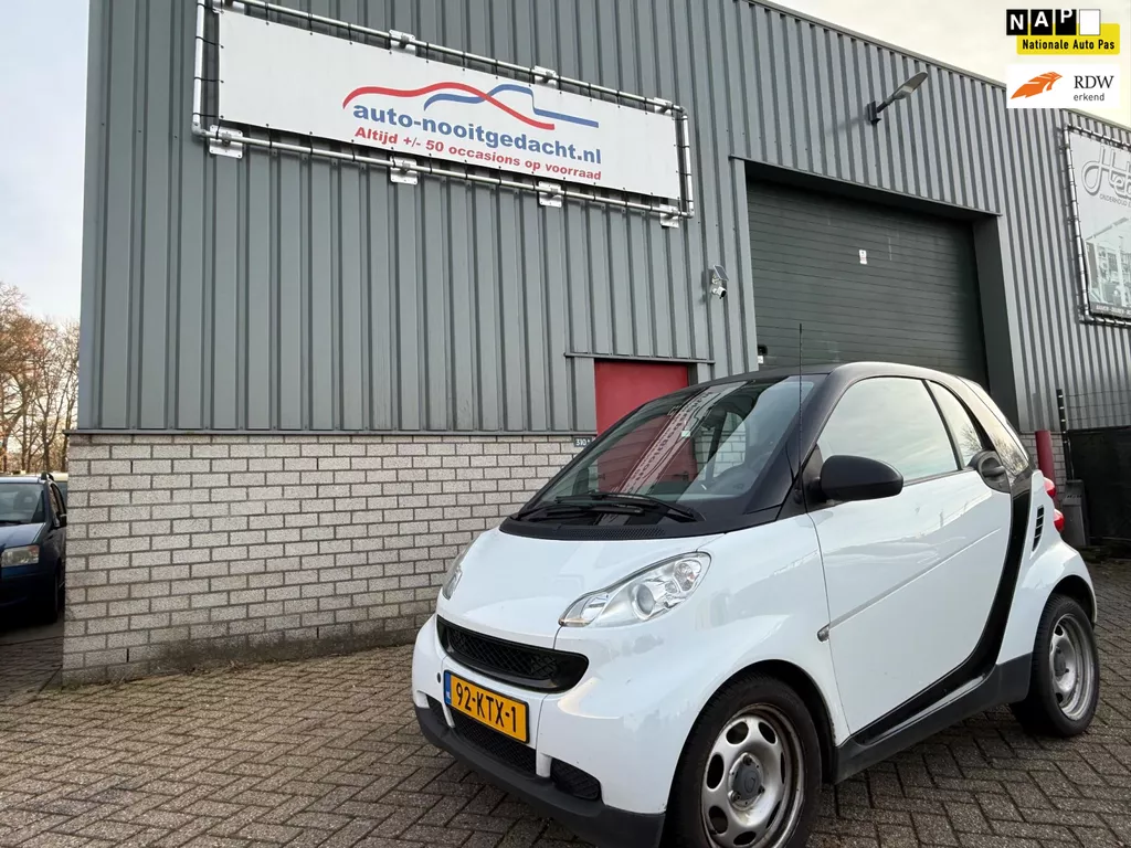 Smart Fortwo coup&eacute; 1.0 mhd Pure