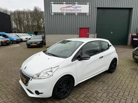 Peugeot 208 1.2 VTi Access Prijs Inclusief: Apk , benodigde onderhoud &amp; 3 maanden garantie!